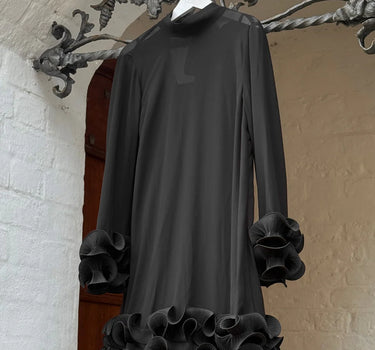 NOELLA JURK ZWART MET 3D DETAIL